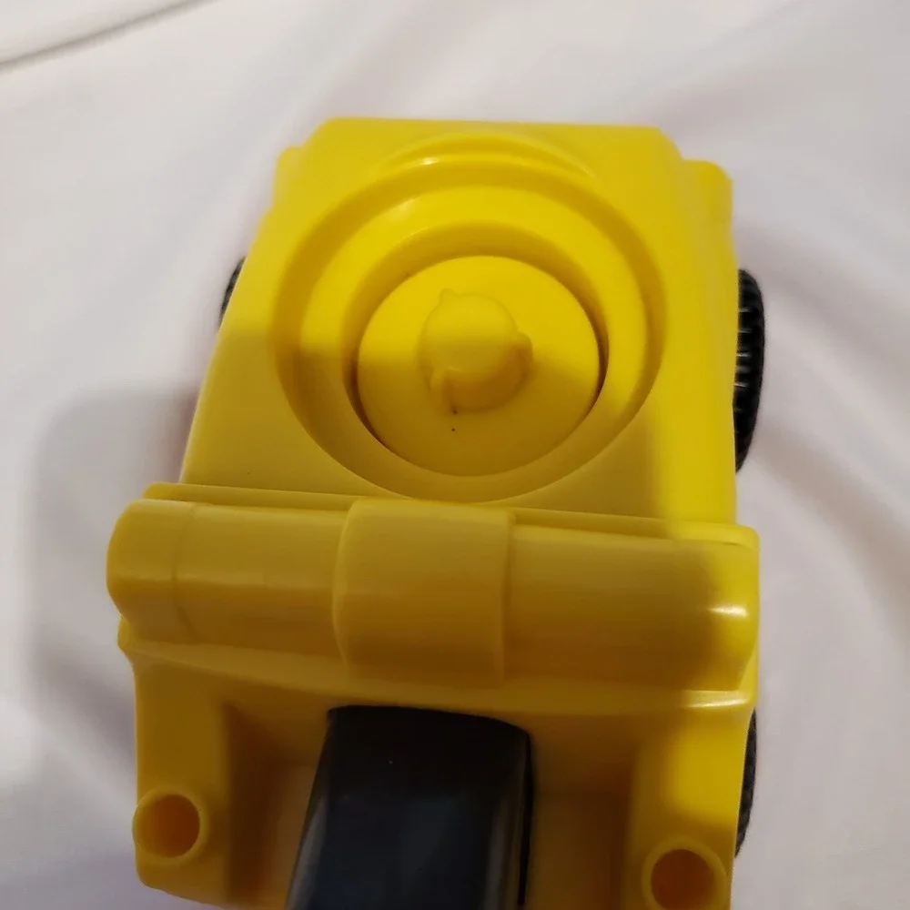 Fisher Price Little People Yellow Vehicle Tow Truck Sounds‎ Hitch Untested